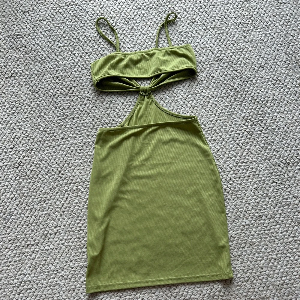 CUT OUT DRESS - Picture 2 of 2